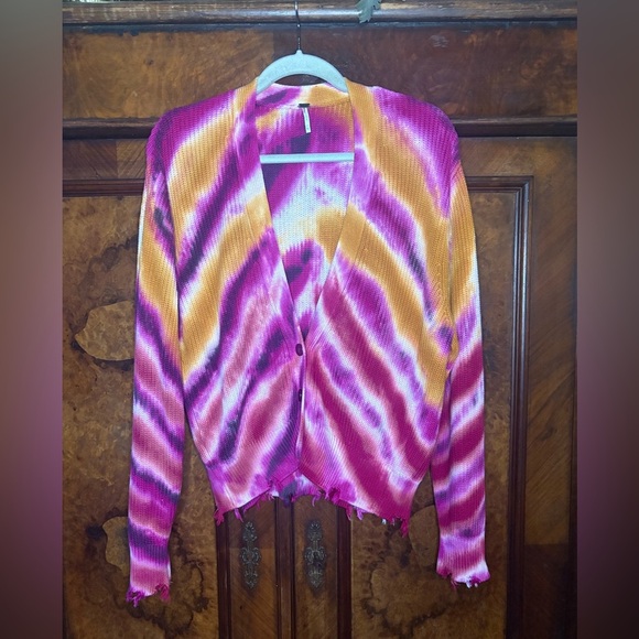 EUC Young, Fabulous & Broke- Clark Cropped Pink & Gold Tie-Dye Cardigan. Size M - Picture 1 of 8
